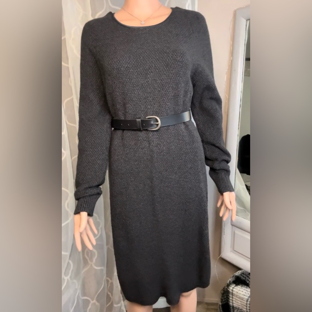 Ann Taylor LOFT Gray Crew Neck Sweater Classic Design